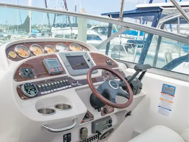 Chaparral 330 Signature