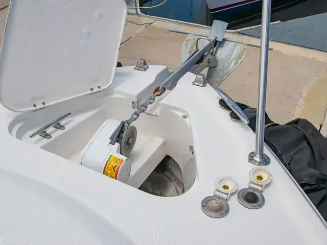 Chaparral 330 Signature