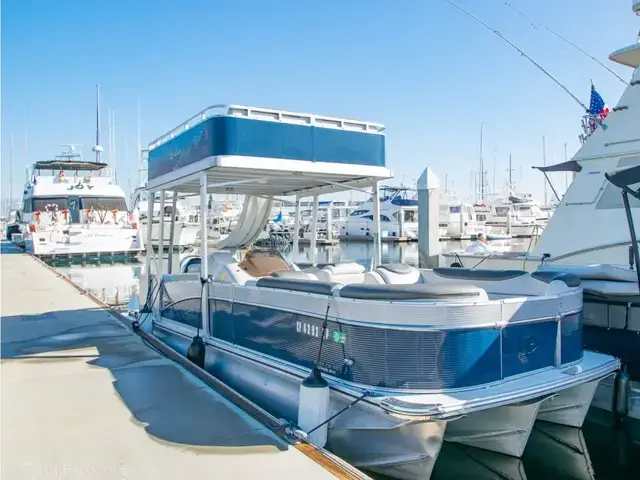 Avalon Catalina FunShip