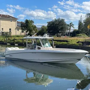 2017 Boston Whaler 350 Outrage