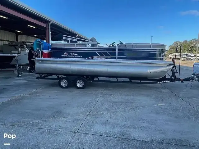 Sun Tracker Party Barge 22 Dlx for sale in United States of America for $50,000