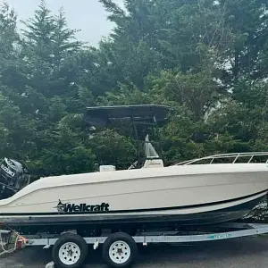 1999 Wellcraft 210 Fisherman