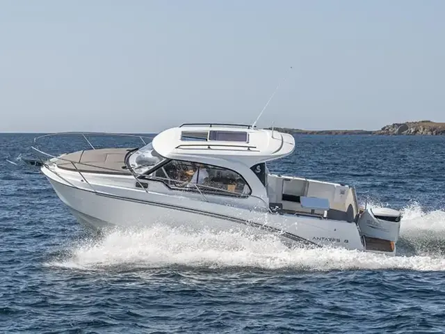 Beneteau Antares 8