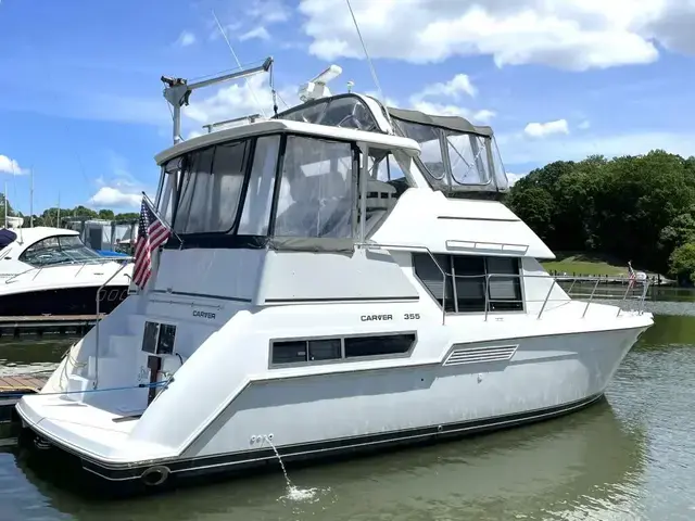 Carver 355 Aft Cabin