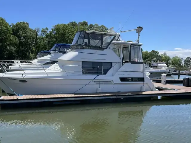 Carver 355 Aft Cabin