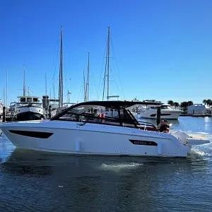 2023 Bavaria Vida 33