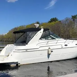 2000 Cruisers Yachts 3870 Express