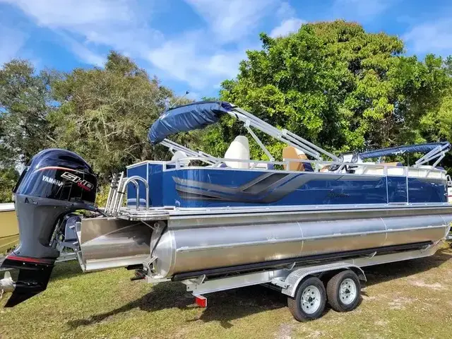 Avalon Venture 85 Rear Fish 23