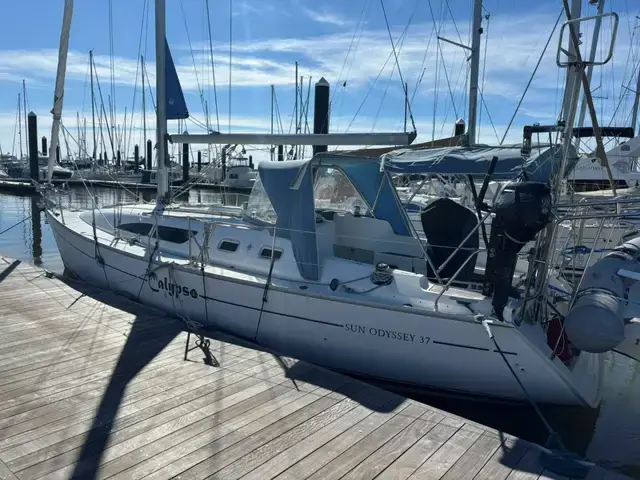 Jeanneau Sun Odyssey 37