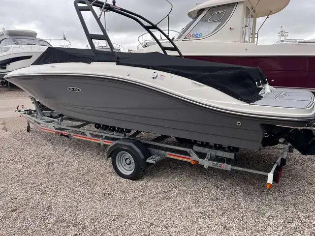 Sea Ray 210 SPXE