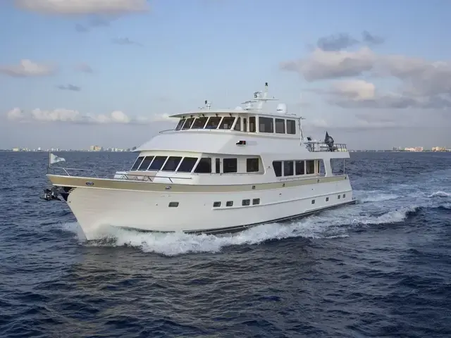 Outer Reef Yachts 860 Deluxbridge Skylounge