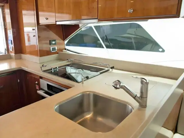 Riviera Enclosed Flybridge