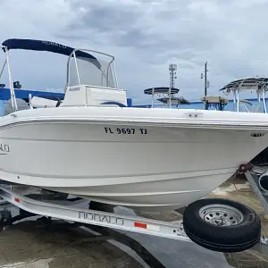 2020 Robalo R180 Center Console