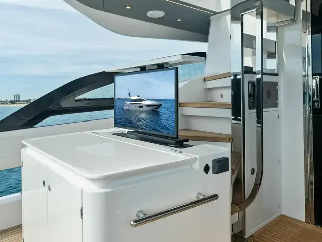 Azimut S8