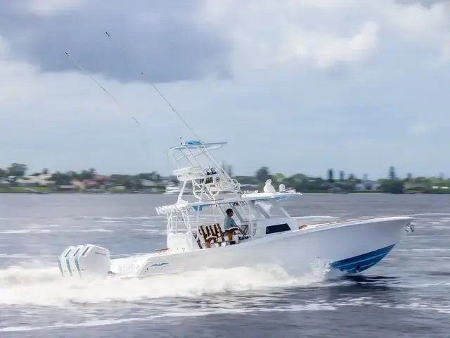 Invincible Boats 43 Open Fisherman