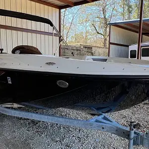 2023 Bayliner E18