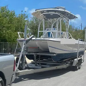 2006 Twin Vee 26 Center Console VS