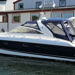 2004 Princess V42