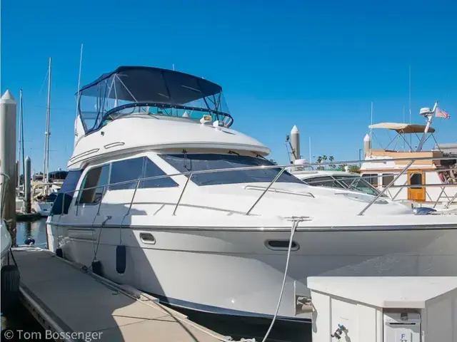 Bayliner 3788 Command Bridge Motoryacht for sale in United States of America for $99,000