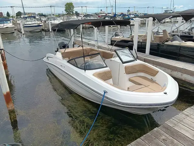 Bayliner VR6 Bowrider Outboard