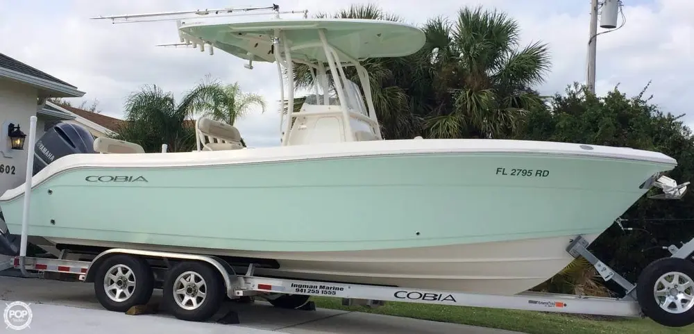 Cobia Boats 237 CC