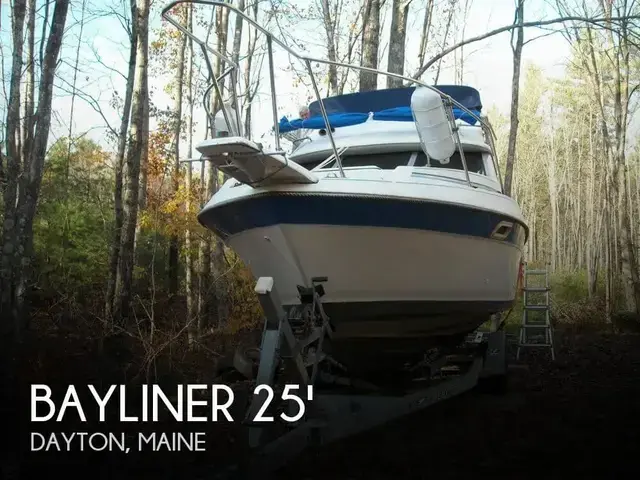 Bayliner 2560 Convertible