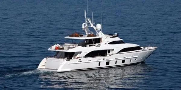 Benetti 105