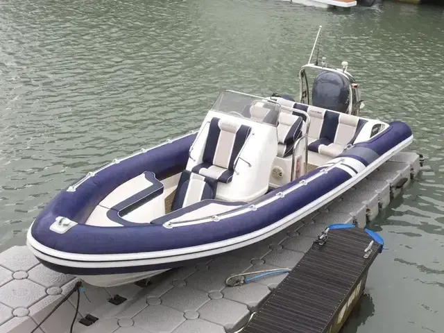 Cobra 7.5m RIB