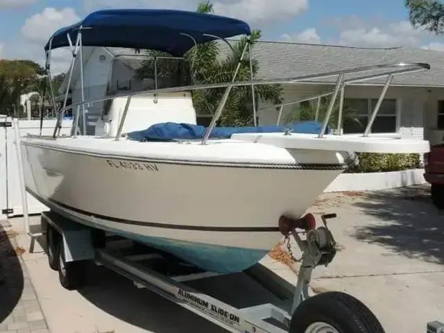 Pursuit 2100 Center Console