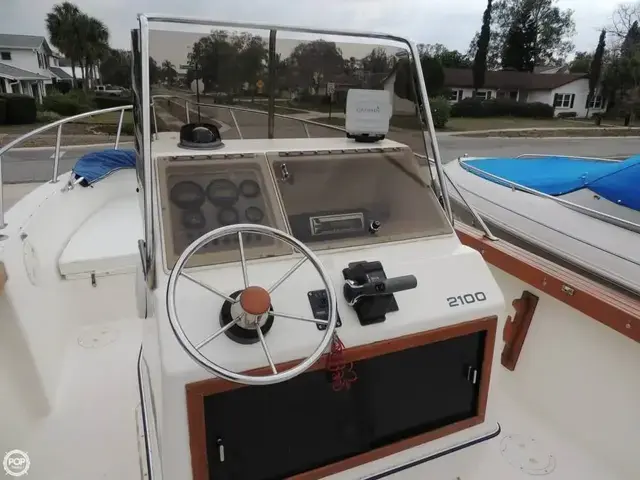 Pursuit 2100 Center Console