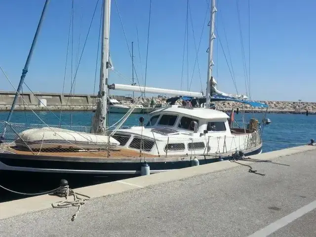 Cheoy Lee 43 Pilothouse