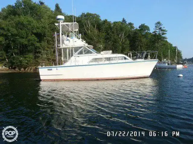 Hatteras 31 Flybridge Cruiser