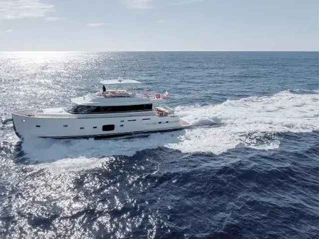 Azimut Magellano 76