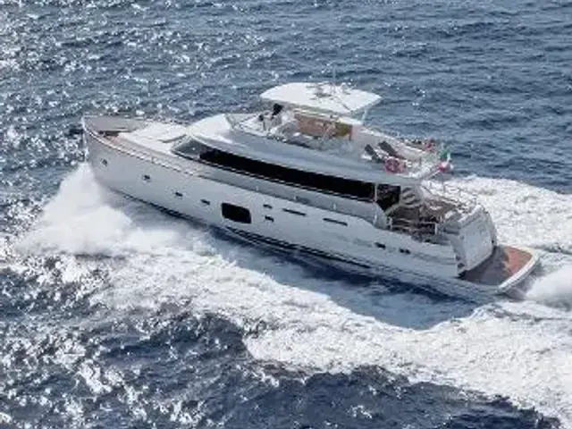 Azimut Magellano 76