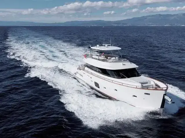 Azimut Magellano 76