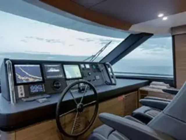 Azimut Magellano 76