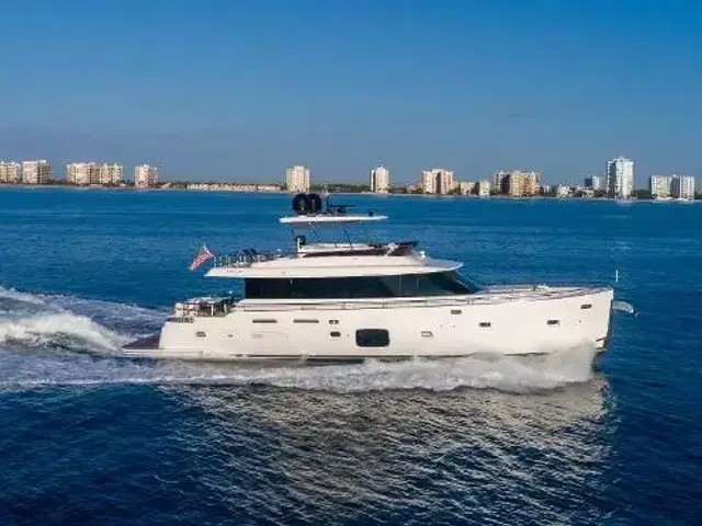 Azimut Magellano 76