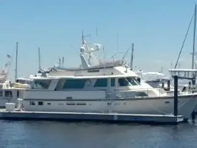 Hatteras Motor Yacht Wide Body