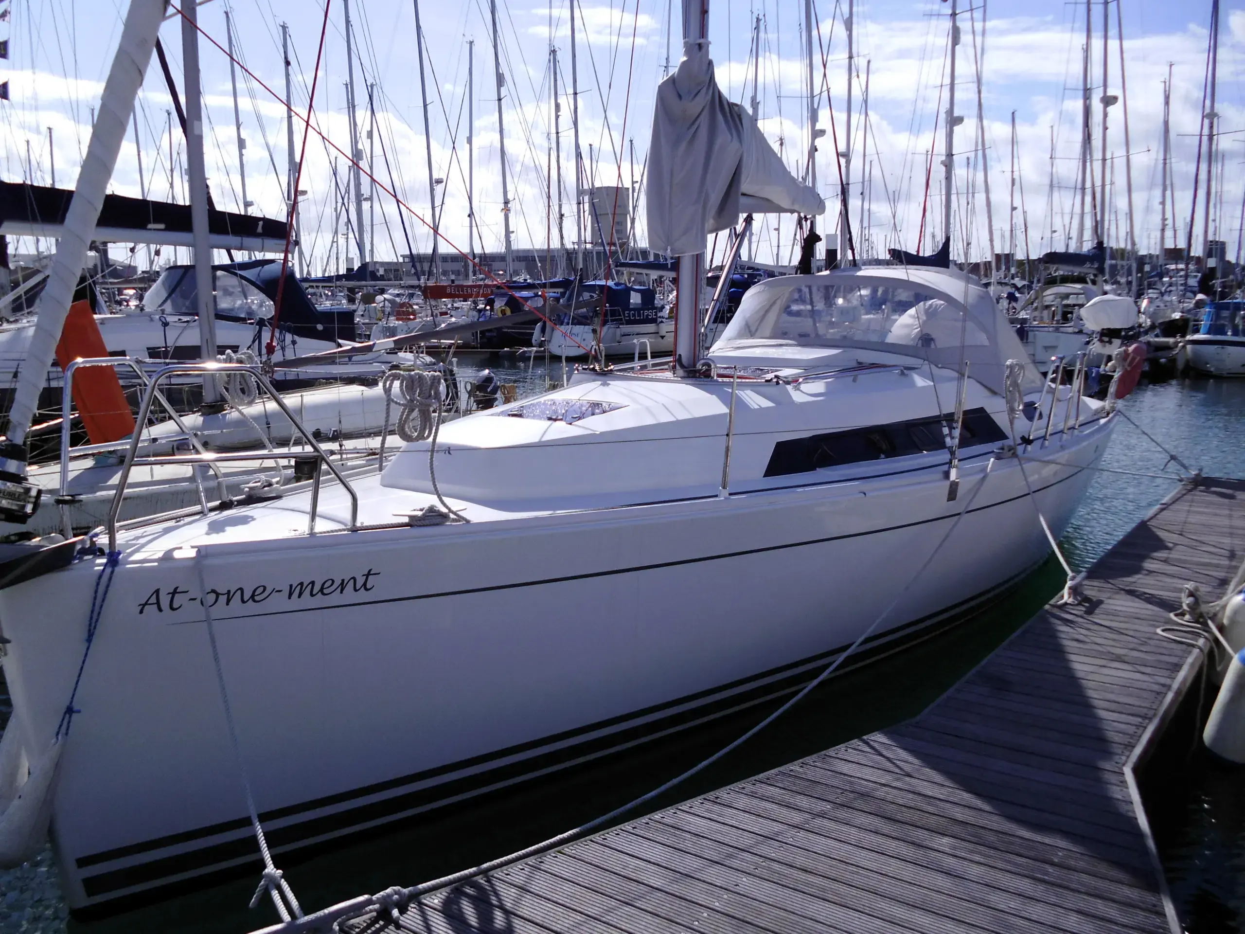 Hanse 320