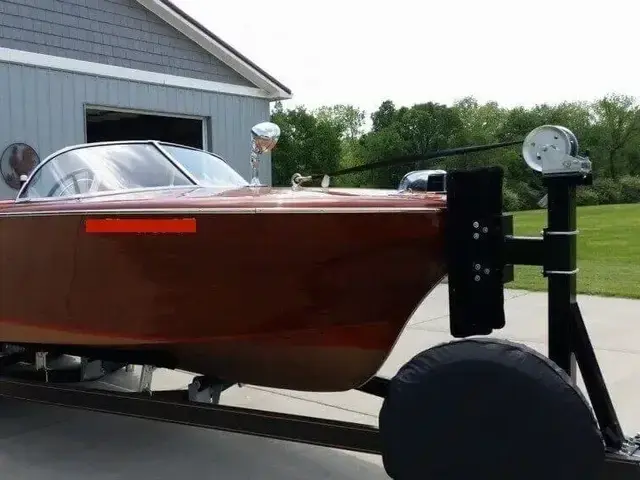 Chris-Craft Capri