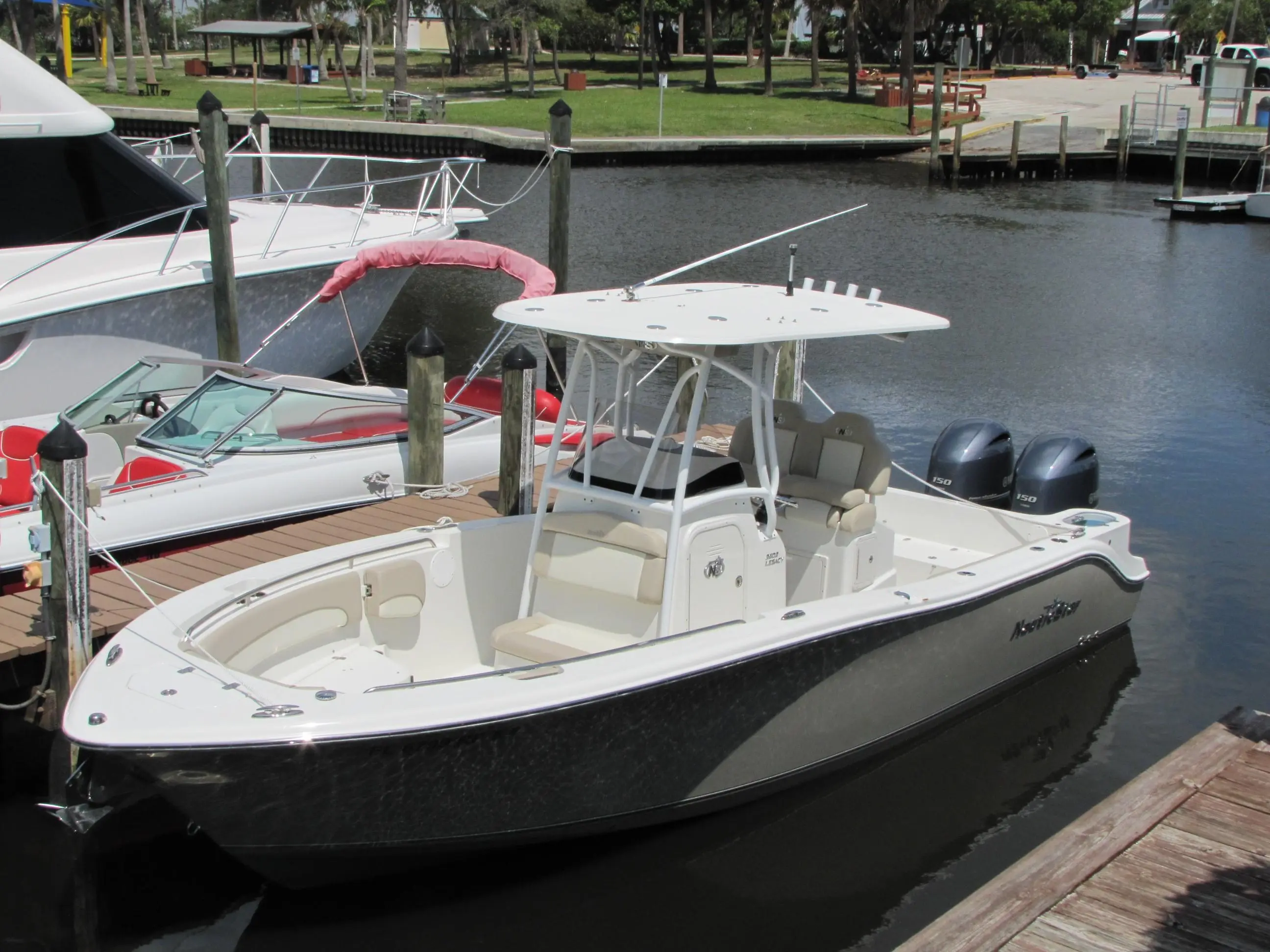 Nauticstar 2602 Legacy