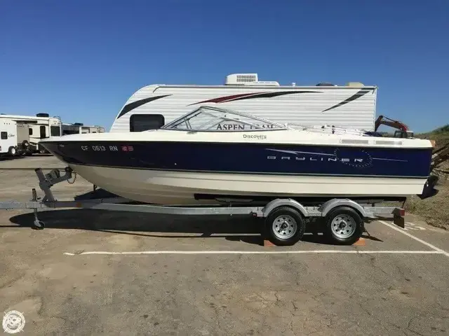 Bayliner Discovery 215