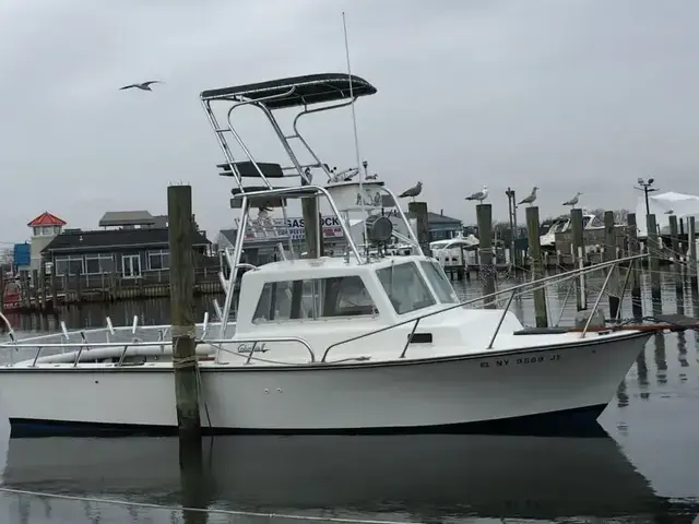 Columbia 25 Northsider 2 Pilothouse