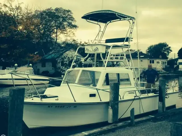 Columbia 25 Northsider 2 Pilothouse