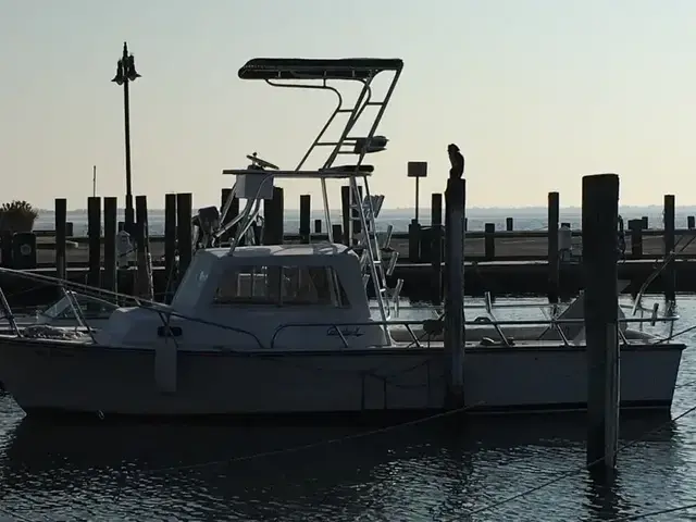 Columbia 25 Northsider 2 Pilothouse