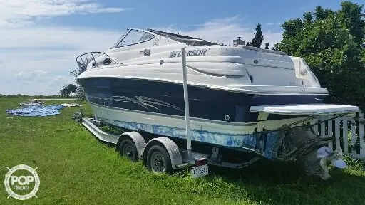 Larson Cabrio 240