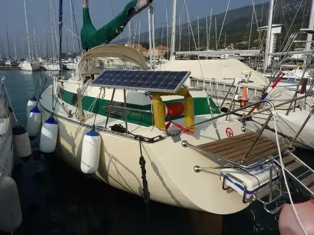 Ferretti Yachts Altura 10