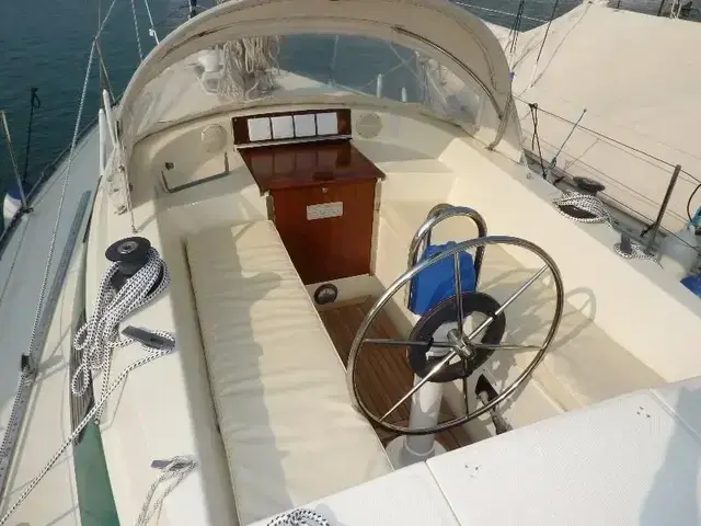 Ferretti Yachts Altura 10