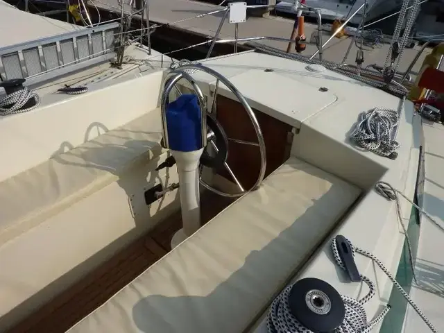 Ferretti Yachts Altura 10