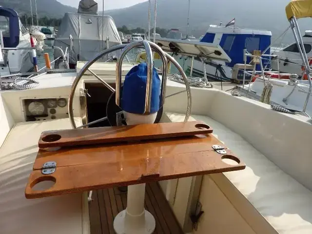 Ferretti Yachts Altura 10